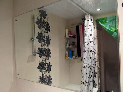 Зеркало в интерьере ванной